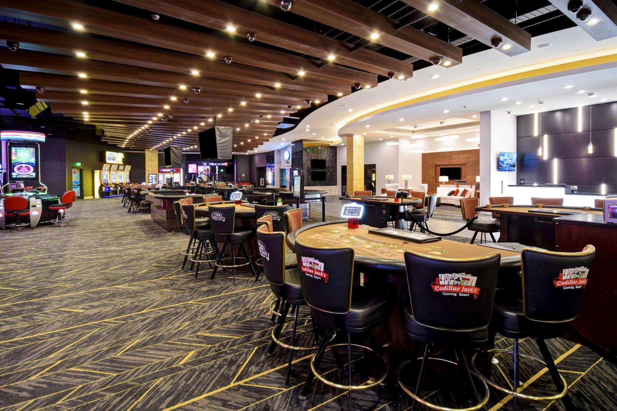 Doubletree By Hilton Deadwood At Cadillac Jack'S Luaran gambar